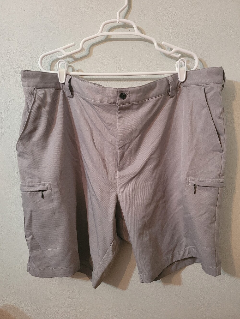 Izod Golf Men's Shorts Size 44 New Without Tag!